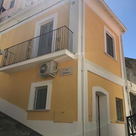 פיצו Il Casalino Apartment מראה חיצוני תמונה